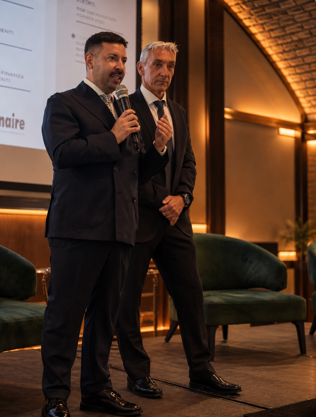 Un momento di confronto dal vivo al Millionaire Club